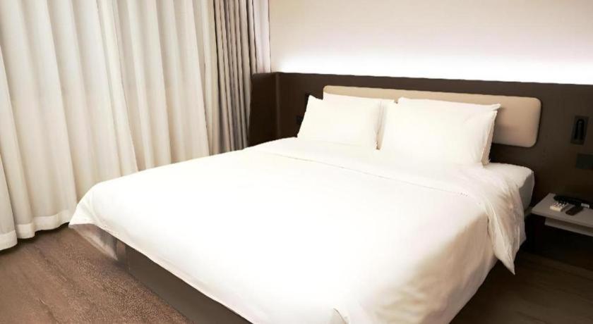 Hanting Hotel Beijing Wangfujing Exterior photo