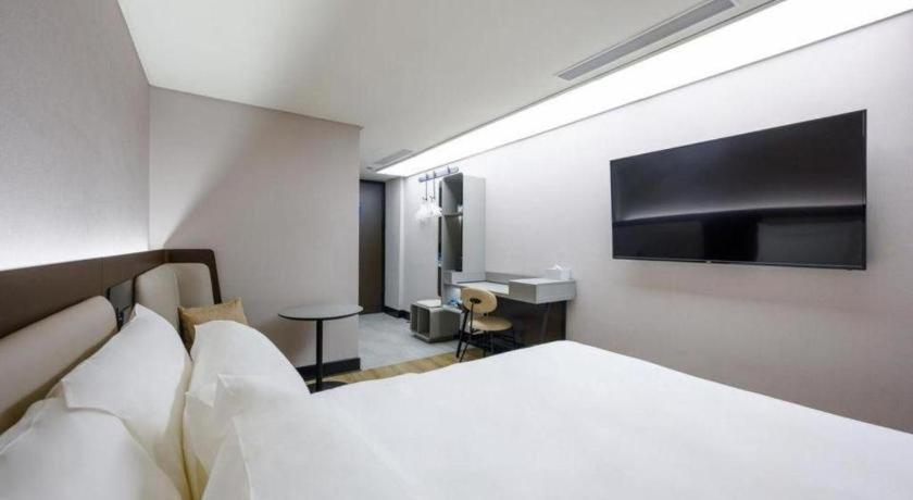 Hanting Hotel Beijing Wangfujing Exterior photo