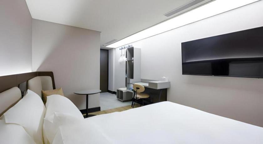 Hanting Hotel Beijing Wangfujing Exterior photo
